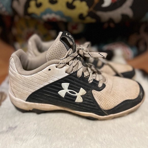 Under Armour Softball / Baseball Cleats - Picture 3 of 5